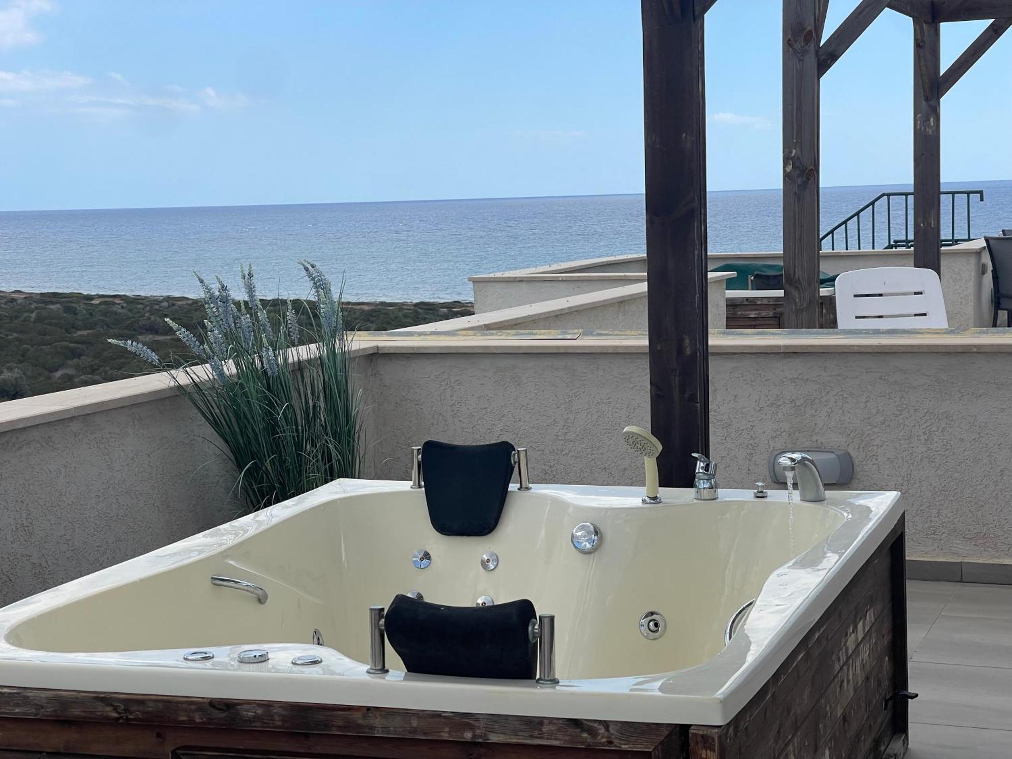 Relaxing Penthouse Suites By The Sea Vokolidha ภายนอก รูปภาพ